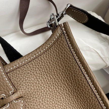 HM 25S EVELYNE 17 CM IN LIGHT EARTH BROWN COWHIDE AND BLACK CANVAS WITH SILVER HARDWARE