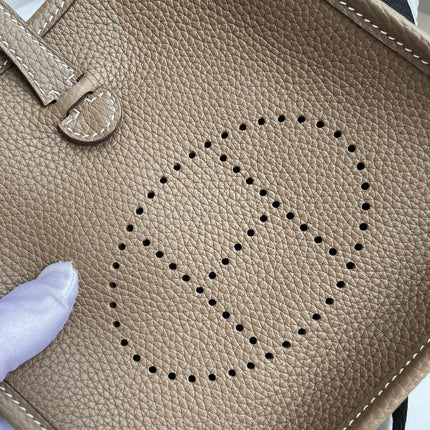 HM 25S EVELYNE 17 CM IN LIGHT EARTH BROWN COWHIDE AND BLACK CANVAS WITH SILVER HARDWARE