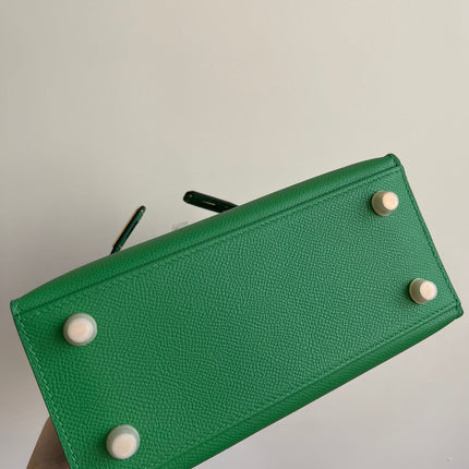 KELLY MINI 20 BAG IN EMERALD GREEN CALFSKIN WITH GOLD HARDWARE