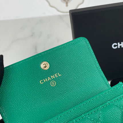 CC FLAP CARD HOLDER 11 EMERALD GRAINED CALFSKIN GOLD ICON