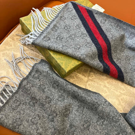 GUCCI 25S SCARF 190 IN WOOL 636373