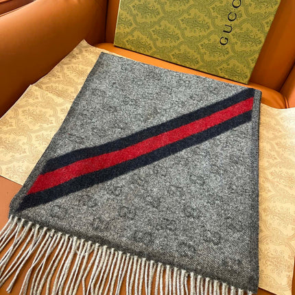 GUCCI 25S SCARF 190 IN WOOL 636373