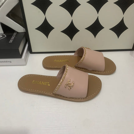 CHANEL 26S SANDALS IN TAUPE PINK CALFSKIN GOLD-TONE CHAIN DETAIL