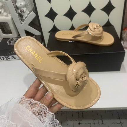 CHANEL 26S THONG SANDALS IN BEIGE LAMBSKIN WITH FLORAL