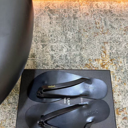 SAINT LAURENT 26S THONG SANDALS IN BLACK CALFSKIN 25626