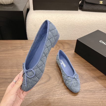 CHANEL 26S BALLET FLATS IN BLUE DENIM WITH CC LOGO & BOW DETAIL