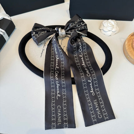 CHANEL 26S TWILLY SCARF 120 IN SILK 395875