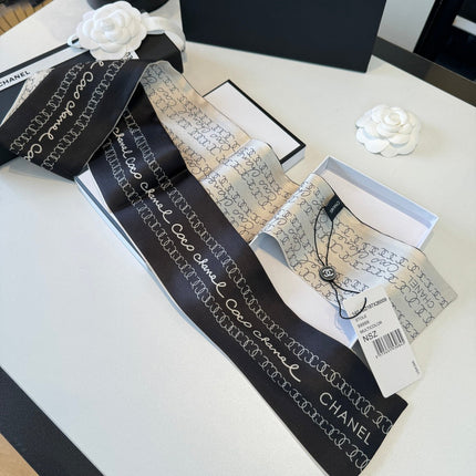 CHANEL 26S TWILLY SCARF 120 IN SILK 395875