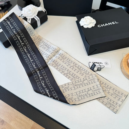 CHANEL 26S TWILLY SCARF 120 IN SILK 395875