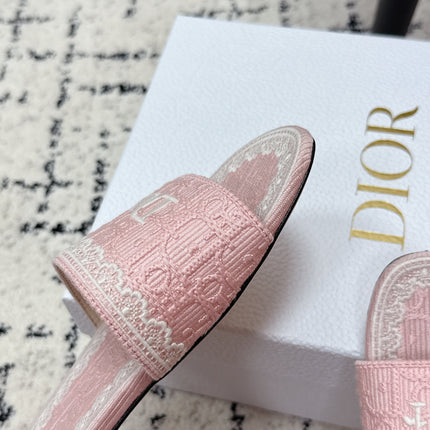 DIOR 26S SLIDES IN LIGHT PINK EMBOSSED OBLIQUE LACE EMBROIDERY