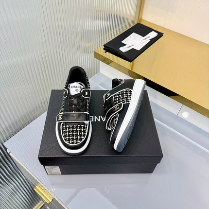 CHANEL 26S SNEAKERS IN BLACK MIX WHITE TWEED AND CALFSKIN