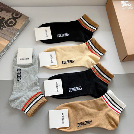 BURBERRY 26S ANKLE SOCKS 557606 (1 BOX)