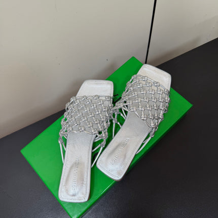 BOTTEGA VENETA 26S WOVEN STRAP SANDALS IN SILVER LAMBSKIN
