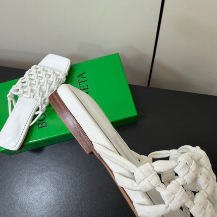 BOTTEGA VENETA 26S WOVEN STRAP SANDALS IN WHITE LAMBSKIN