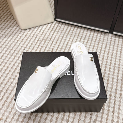CHANEL 26S LOAFER MULES IN WHITE GLOSSY CALFSKIN
