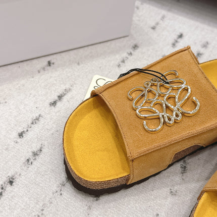 LOEWE 26S FLAT SANDALS IN GOLD YELLOW LOGO GOLD HARDWARE