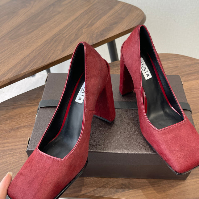 ALAIA 26S SQUARE-TOE HIGH HEELS 95 MM IN RED PONY HAIR
