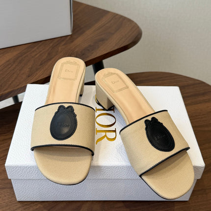 DIOR 26S D-BADGE SLIDE SANDALS IN BEIGE CANVAS AND BLACK CALFSKIN