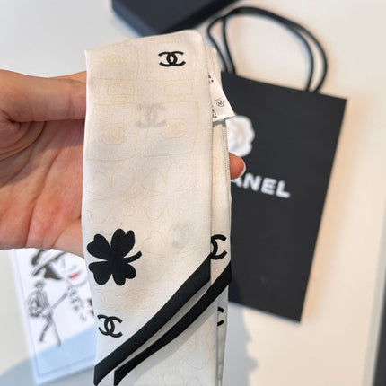 CHANEL 26S TWILLY SCARF 120 IN SILK 425832