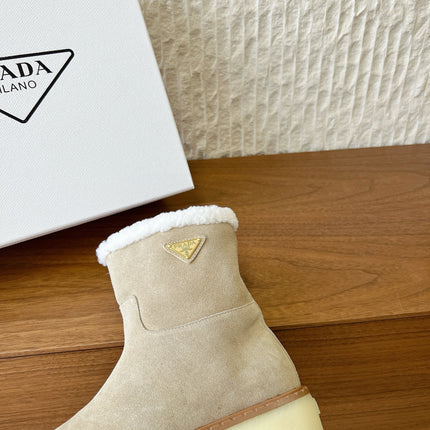 PRADA 25S ANKLE BOOTS 40 MM IN LIGHT BEIGE SUEDE SHEARLING-LINED