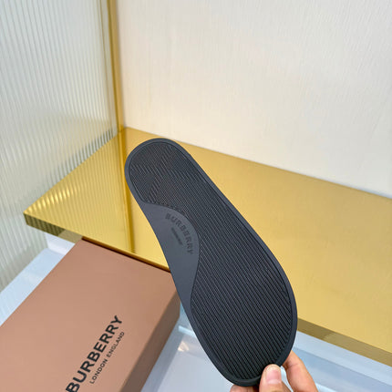 BURBERRY 26S SLIDES SANDAL IN BLACK CALFSKIN