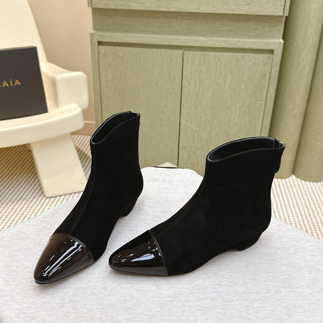 ALAIA 26S ANKLE BOOTS IN BLACK SUEDE AND GLOSSY CALFSKIN