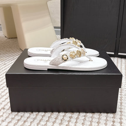 CHANEL 26S FLIP-FLOPS IN WHITE CALFSKIN