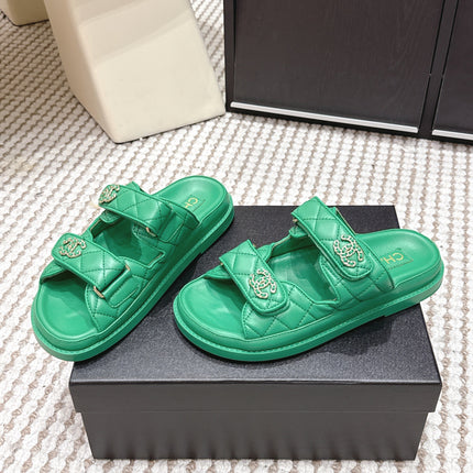 CHANEL 26S SANDALS IN GREEN CALFSKIN