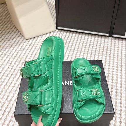 CHANEL 26S SANDALS IN GREEN CALFSKIN