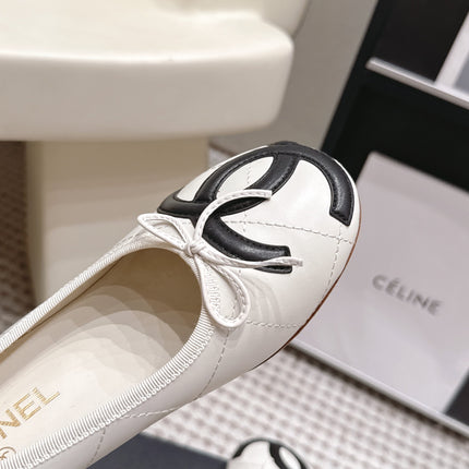 CHANEL 26S PEARL HIGH HEELS 55 MM IN WHITE CALFSKIN WITH BLACK CC LOGO