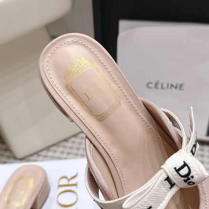 DIOR 26S CLOSED-TOE LOW-HEEL MULE IN LIGHT PINK CALFSKIN WITH BOW
