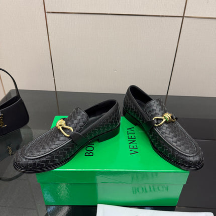 BOTTEGA VENETA 26S LOAFERS IN BLACK TECHNICAL WOVEN CALFSKIN STYLE 4