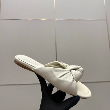 BOTTEGA VENETA 26S SLIDE SANDALS IN OFF-WHITE LAMBSKIN