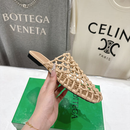BOTTEGA VENETA 26S WOVEN MULES IN BEIGE LAMBSKIN