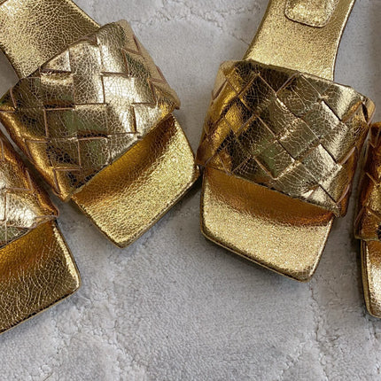 BOTTEGA VENETA 26S SQUARE-TOE SLIDE SANDALS IN GOLD LAMBSKIN