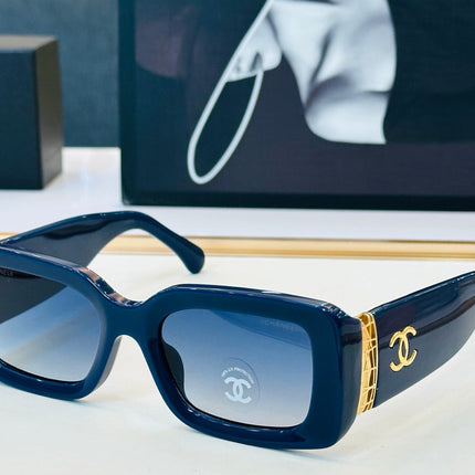 CHANEL 26S SOVERSIZED RECTANGULAR SUNGLASSES WITH BLACK FRAMES IN ACETATE 408100