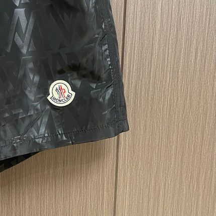 MONCLER 26S SHORTS 580