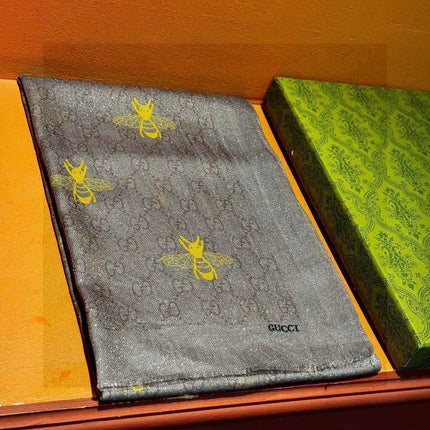 GUCCI 25S SCARF 200 IN CASHMERE SILK 692966
