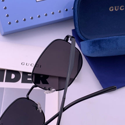 GUCCI 26S SQUARE FRAME IN METAL 424710