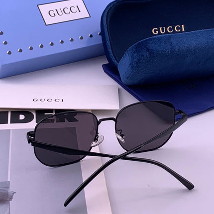 GUCCI 26S SQUARE FRAME IN METAL 424710