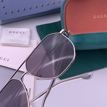 GUCCI 26S SQUARE FRAME IN METAL 426563