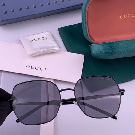 GUCCI 26S SQUARE FRAME IN METAL 426565