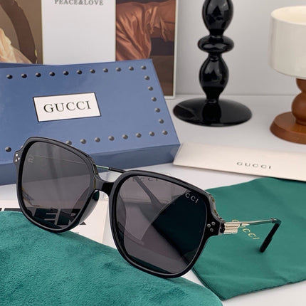 GUCCI 26S SQUARE FRAME IN METAL 426580