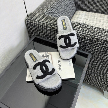 CHANEL 26S SLIDE SANDALS  IN BLACK AND GRAY SHEARLING OPEN TOE