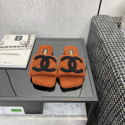 CHANEL 26S SLIDE SANDALS IN ORANGE BROWN AND BLACK SHEARLING SQUARE TOE
