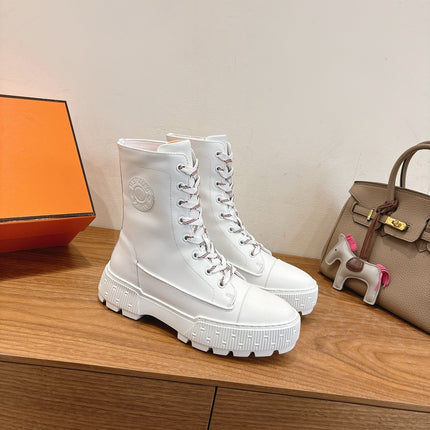 HM 26S LACE-UP ANKLE BOOTS IN WHITE LAMBSKIN