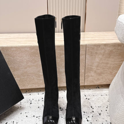 CHANEL 26S KNEE HIGH BOOTS 90 MM IN BLACK SUEDE AND PATENT