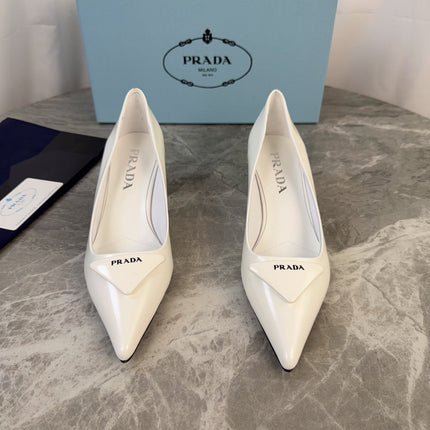 PRADA 25S POINTED-TOE HIGH HEELS 55 MM IN WHITE GLOSSY LAMBSKIN