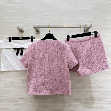 CHANEL 26S SHORT-SLEEVE WOOL TOP AND SHORTS SET 929
