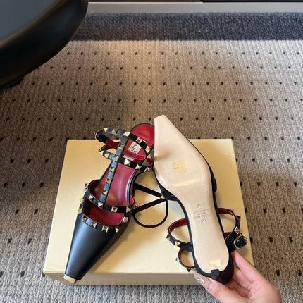 VALENTINO 26S ROCKSTUD HIGH HEELS 40 MM IN BLACK CALFSKIN